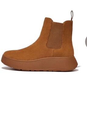 Fitflop Suede Chelsea Ankle Booties in Tan/Camel flat form